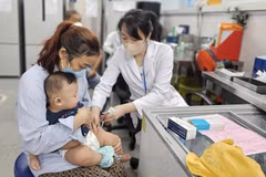 优先向最小年龄段儿童接种五联疫苗