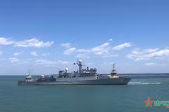 越南海军18号舰正在前往库纳瓦拉港的途中。图自《人民军队报》