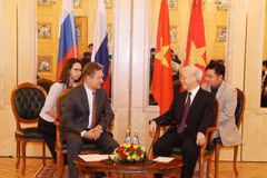 阮富仲会见俄罗斯一流石油公司