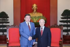 越共中央总书记阮富仲会见蒙古国家大呼拉尔主席。（图片来源：越通社）
