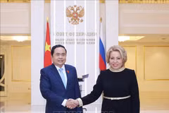 国会主席陈青敏与俄罗斯联邦委员会主席瓦莲金娜·马特维延科。图自越通社
