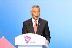 李显龙总理呼吁全国人民要保持坚韧不拔 应付严重的经济衰退
