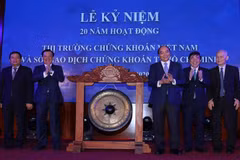 越南政府总理出席越南证券市场成立20周年纪念典礼