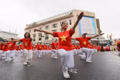 国际老人节（10月1日）和为越南老年人行动月：老年人以身作则，成为子孙后代的好榜样