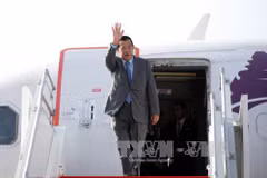 柬埔寨首相洪森在万象国际机场。