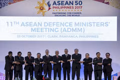 参加第四​届东盟防长扩大会的各国防长。