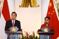 中国外长王毅与印尼外长蕾特诺就缅甸问题通电话