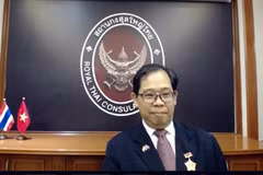 泰国驻胡志明市总领事荣获“致力于各民族和平友谊” 纪念章