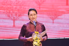 国会主席阮氏金银：不断传播团结仁爱精神