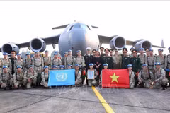  越共中央内政部部长潘廷镯会见南苏丹副总统丽贝卡·尼安登·德马比奥