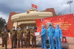 新冠肺炎疫情：广治省向老挝沙湾拿吉和沙拉湾两省三个县捐赠防疫物资