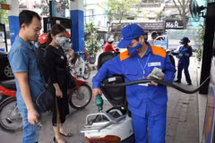 越南汽油零售价每公升上调近200越盾