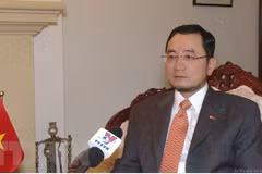 加拿大友人高度评价越南共产党的领导作用