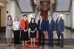 加强胡志明市与加拿大在多领域的合作