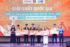 获得2024年世界微软MOS大赛越南区总决赛冠军的6名选手。图自越通社