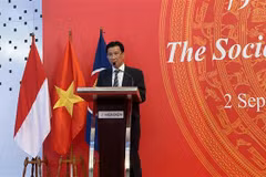 越南驻印尼大使谢文聪发表讲话。图自越通社