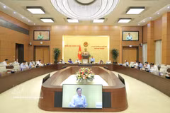 资料图：越南国会常务委员会第一次会议。图自越通社