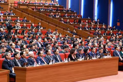 越共十四大于1月21日上午举行大会文件草案讨论会。图自越通社