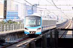 滨城-仙泉地铁1号线列车从胡志明市中心向仙泉方向行驶。图自越通社