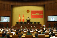 越共中央总书记、国家主席苏林在河内会见由中央书记处管理的后备干部代表。图自越通社