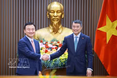 越南政府总理黎明兴会见三星电子联席首席执行官卢泰文。图自越通社