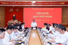 中央书记处常务书记陈锦秀主持会议。图自越通社