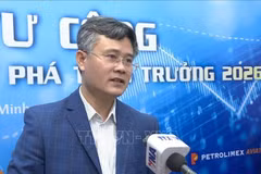 富布莱特公共政策与管理学院讲师杜天英俊博士。 图自越通社