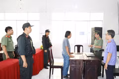 阮玉草因滥用民主自由权利侵害国家利益遭刑事拘留。芹苴市公安局供图