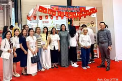 越南企业在2026年2026年伊斯坦布尔Foodist展览会框架内的越南展位推介产品。（贸促局供图）