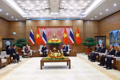 越南政府总理黎明兴会见正泰国国王玛哈·哇集拉隆功和王后。图自越通社
