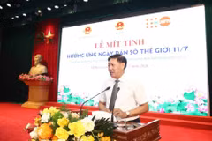 越南卫生部副部长杜春宣在机会上发表讲话。图自Vietnam+