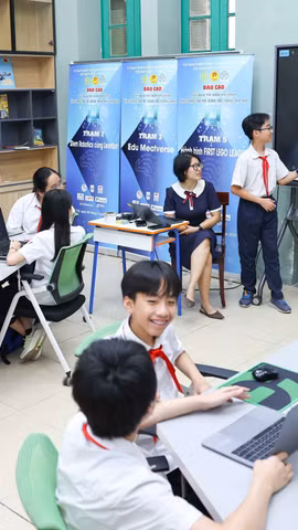 培育提升学生数字素养。图自越通社
