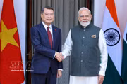 越南政府总理黎明兴在印度首都新德里会见印度共和国总理纳伦德拉·莫迪