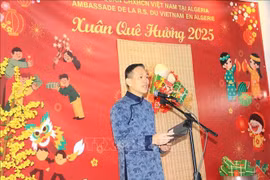 越南住阿尔及利亚大使陈国庆在活动上发表讲话。图自越通社