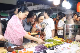2000多种产品亮相OCOP农产品和各地特产周。图自越通社
