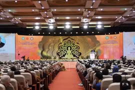 政府常务副总理张和平发表讲话。图自越通社