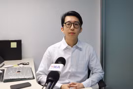 中国香港城市大学（CityUHK）助理教授、海平面变化与气候风险量化领域顶尖专家林玉成。图自越通社