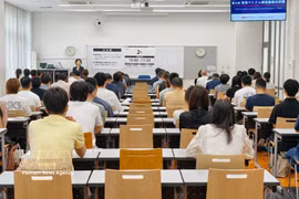 近千考生在日参加越南语能力考试。图自越通社
