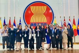 越南SPS办事处代表与印尼谈判代表团成员合影。越南SPS办事处