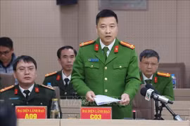 经济、腐败和走私犯罪调查警察局局长武青松上校发表讲话。图自越通社