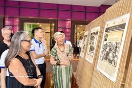 墨西哥革命女战士图片展将延续至10月22日结束。图自越通社