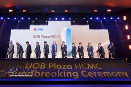 胡志明市总部大楼“UOB Plaza”动工兴建。图自越通社