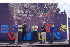 3月20日，2026年岘港国际马拉松赛正式开赛。图自越通社