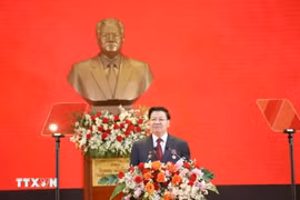 老挝人民革命党中央委员会总书记、老挝人民民主共和国主席通伦·西苏里发表讲话。图自越通社