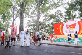 河内旅游业游客量与营业收入保持强劲增势。图自越通社