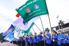 河内市共青团—大学生会举行2026年“绿色夏日”志愿服务活动出征仪式。图自越通社