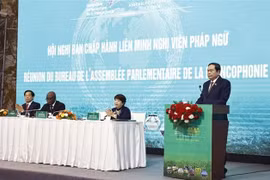 国会主席陈青敏出席法国国家议会大会执行委员会会议开幕式。图自越通社