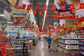 越南商品在超市中的占比保持在高位。图自越通社