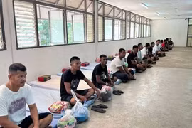被扣押在泰国的柬埔寨士兵。图自泰国皇家陆军