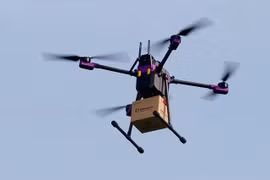 在胡志明市高科技园区开展无人机（UAV）配送试验。图自越通社